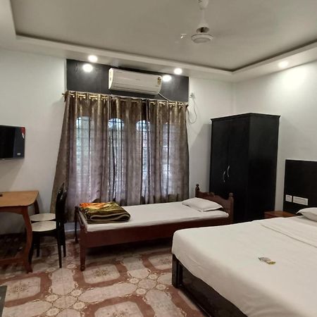 Hotel Santi Palace Bokakhat Экстерьер фото
