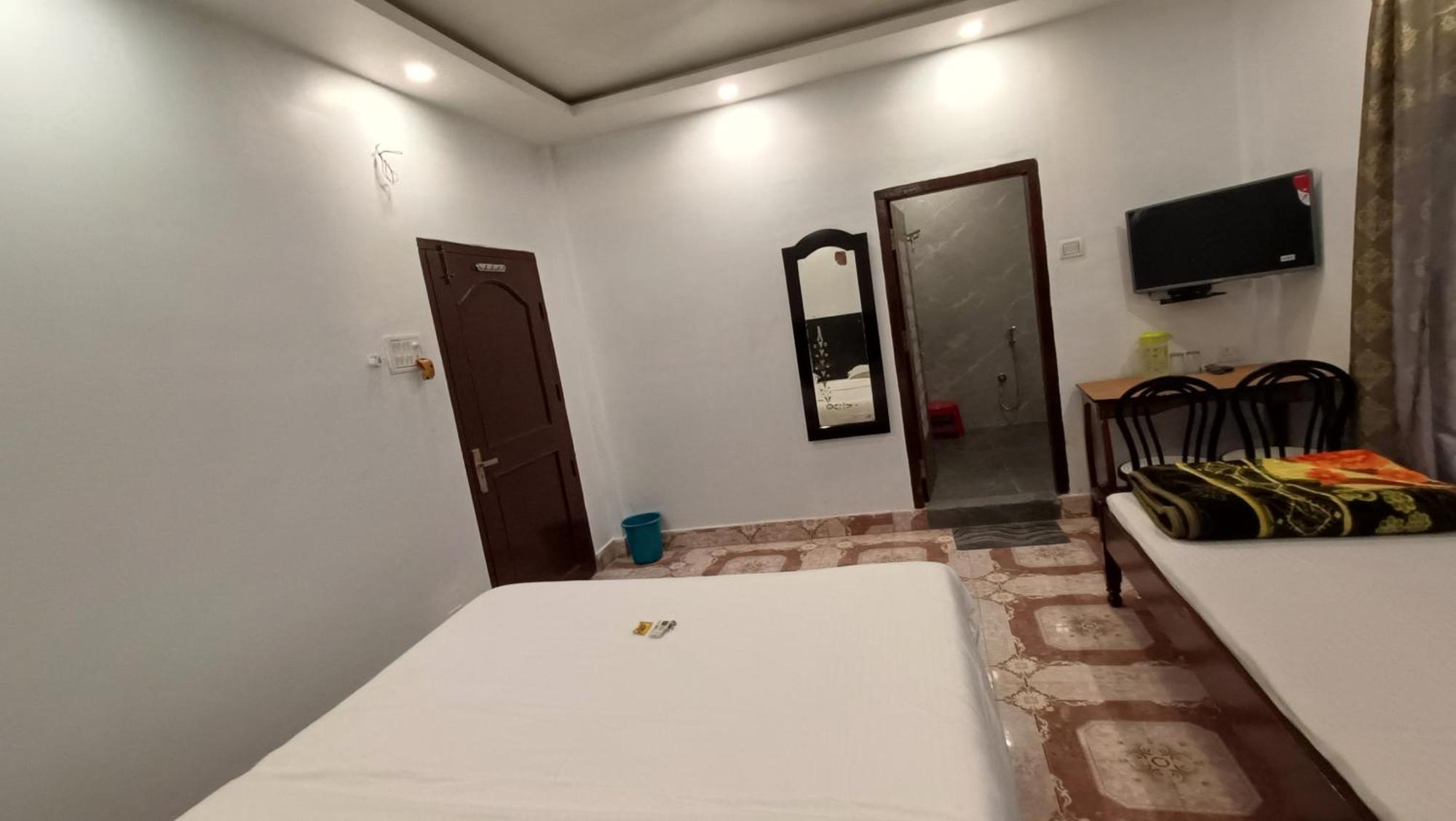 Hotel Santi Palace Bokakhat Экстерьер фото