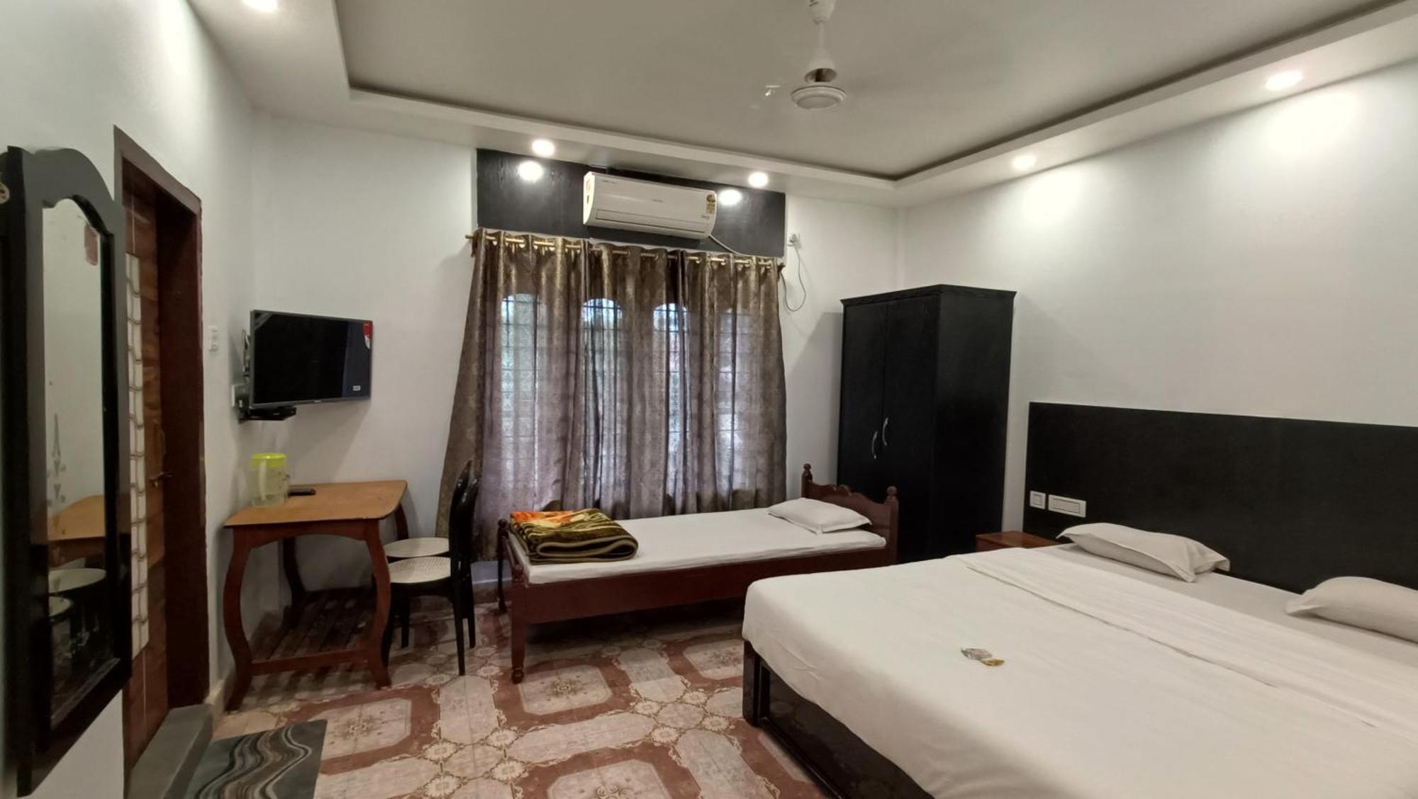Hotel Santi Palace Bokakhat Экстерьер фото