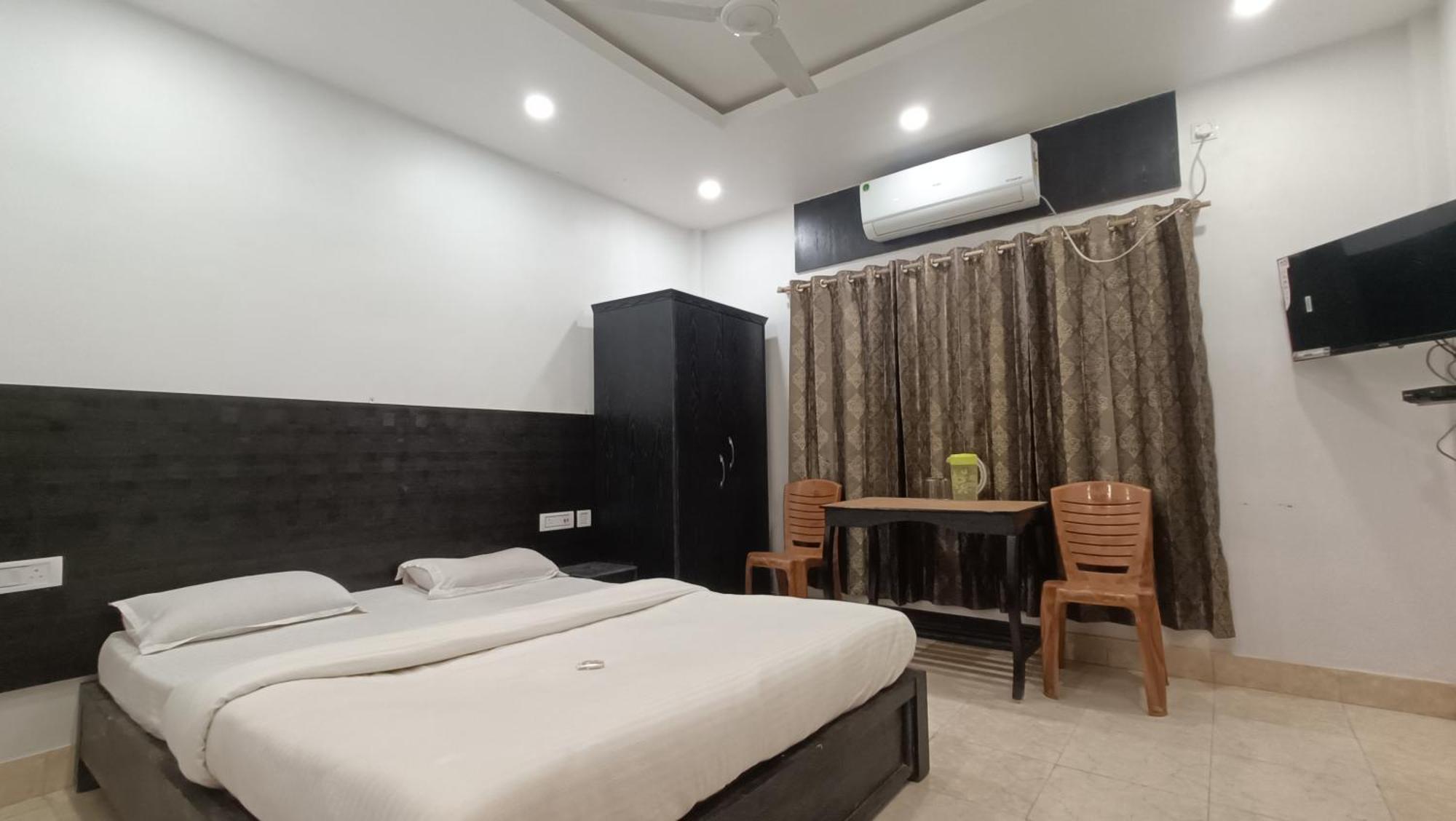 Hotel Santi Palace Bokakhat Экстерьер фото