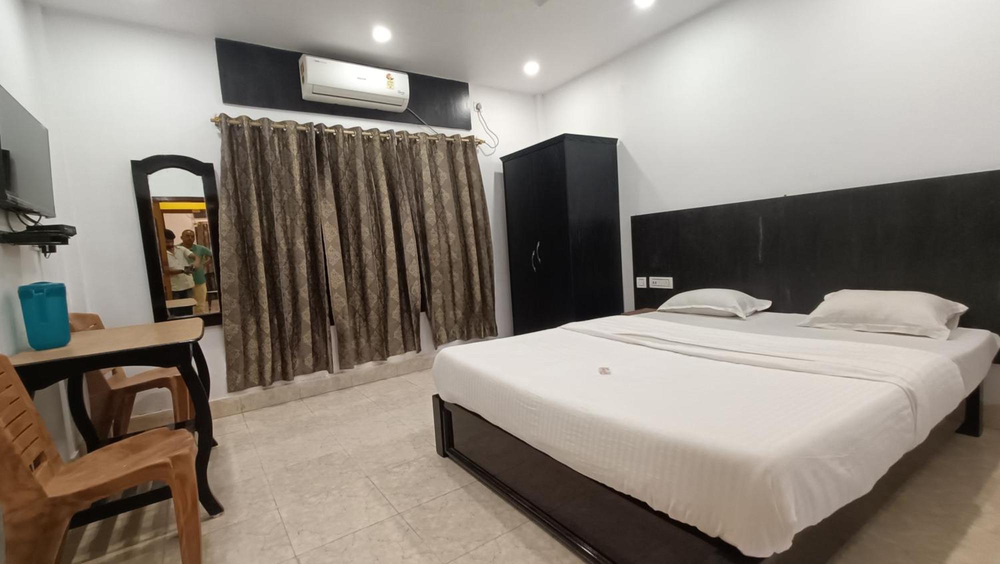 Hotel Santi Palace Bokakhat Экстерьер фото