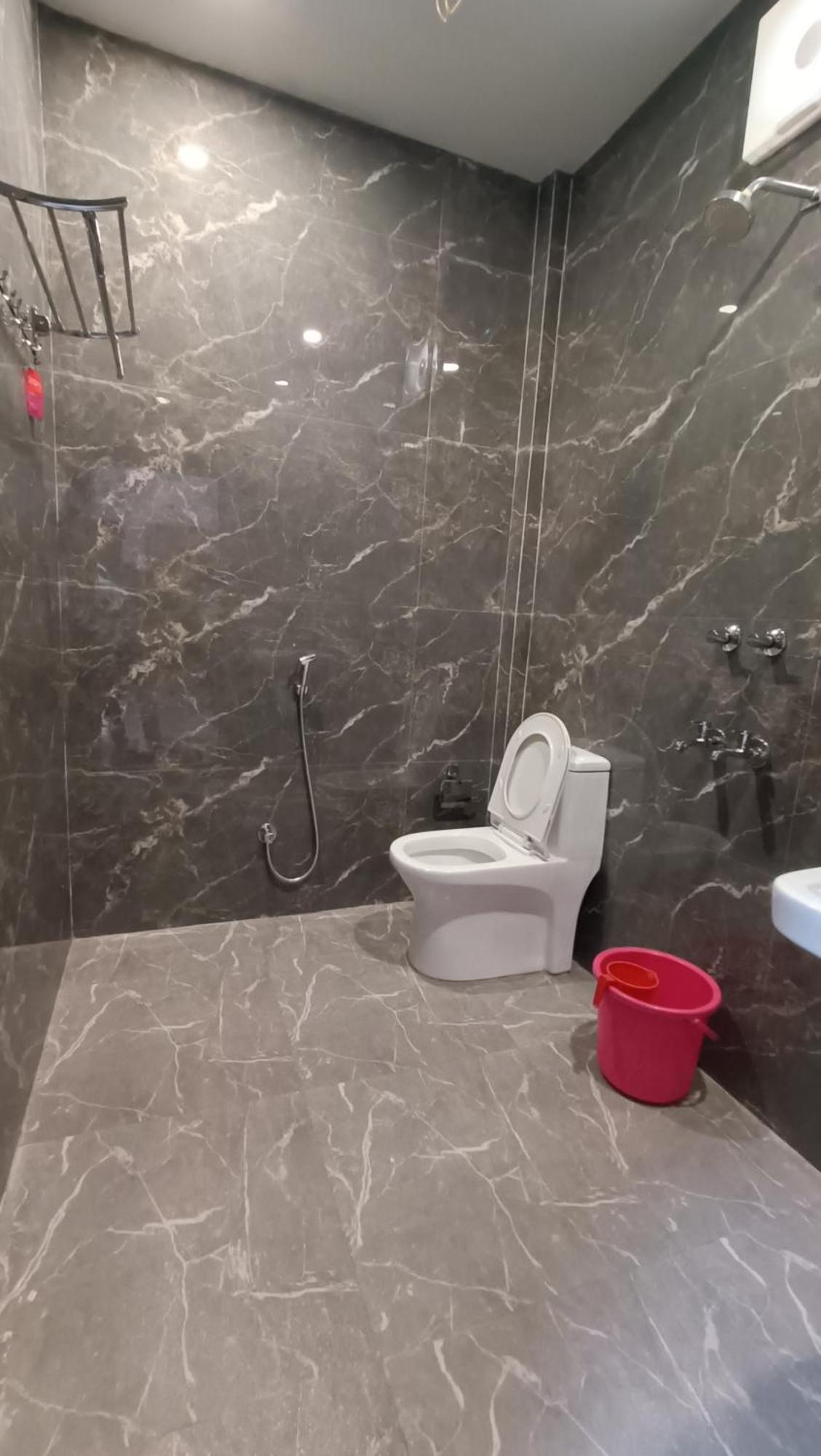 Hotel Santi Palace Bokakhat Экстерьер фото
