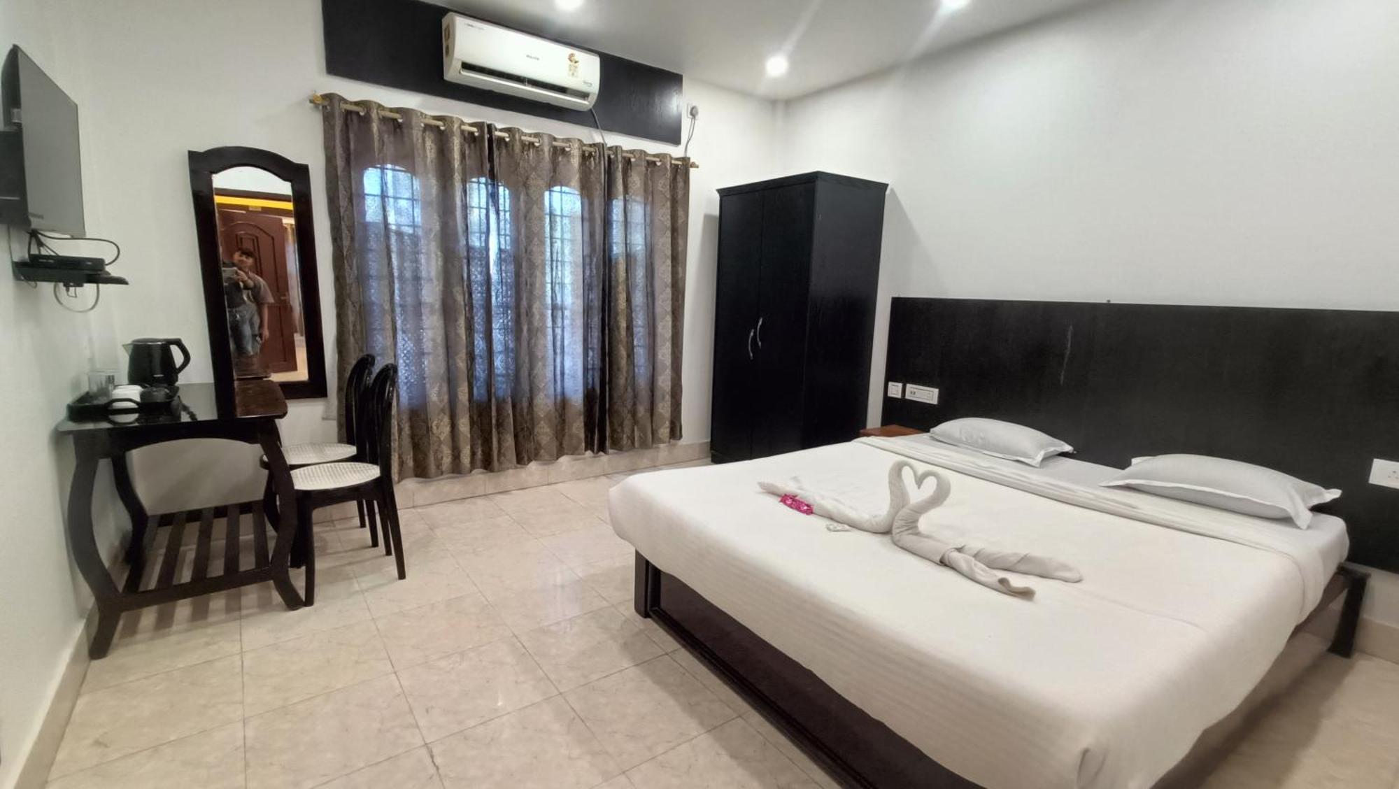 Hotel Santi Palace Bokakhat Экстерьер фото
