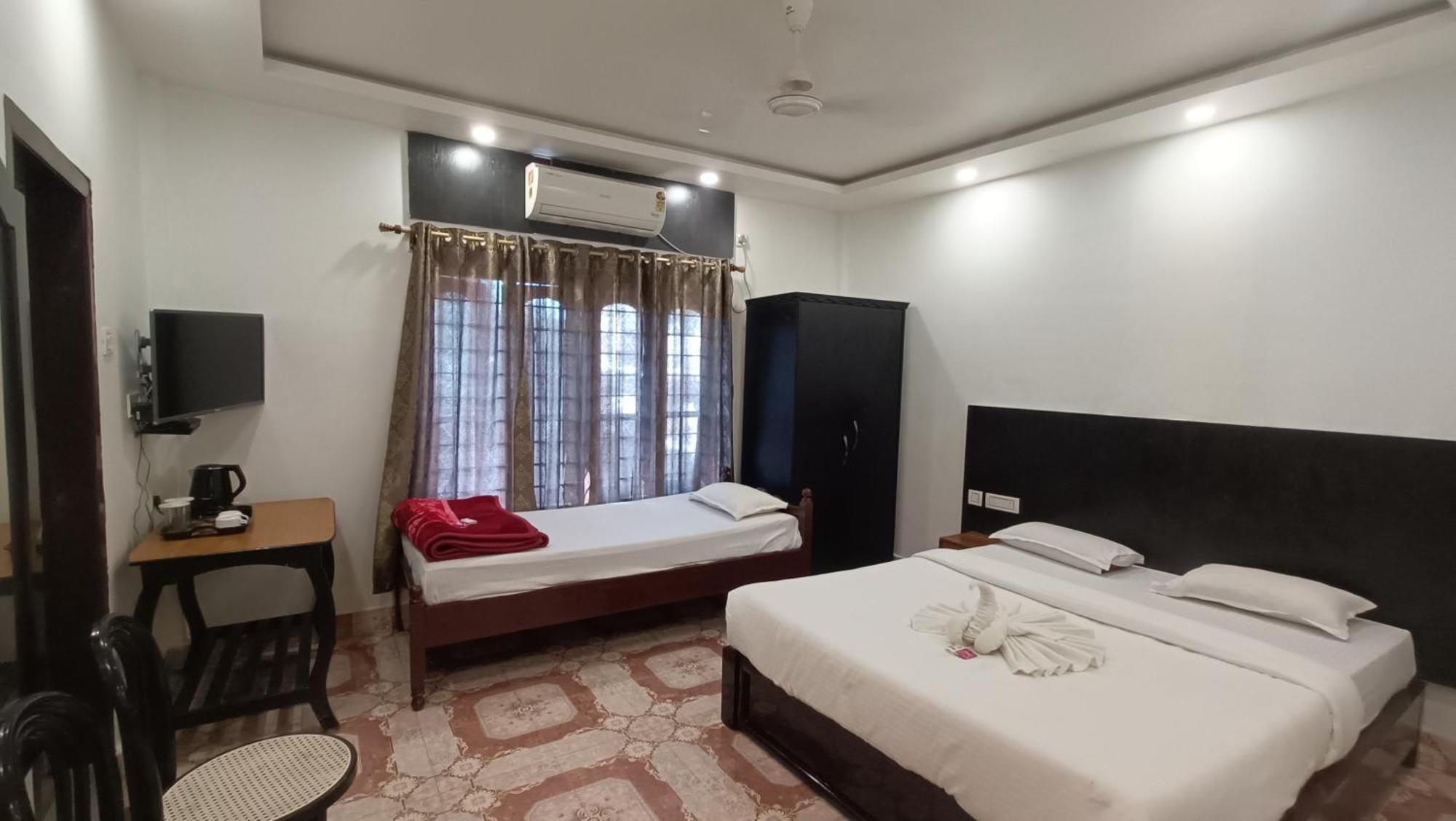 Hotel Santi Palace Bokakhat Экстерьер фото